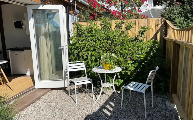 1-bed Sunny Studio Apartment in Tregony, Truro