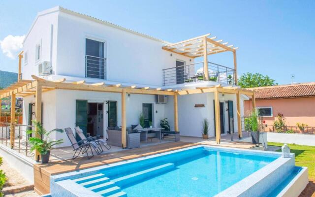 Acharavi Beach Villa