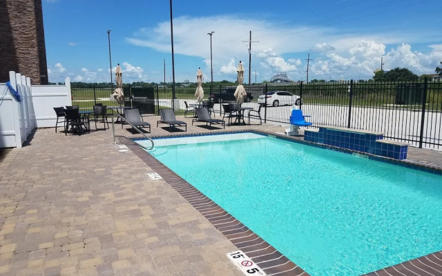 Holiday Inn Express Donaldsonville