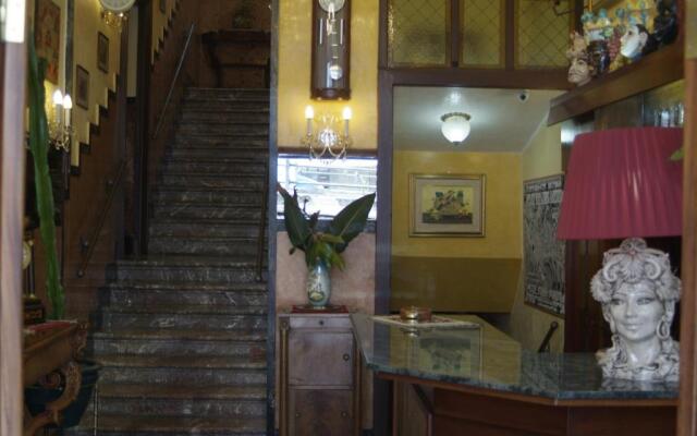 Hotel Touring