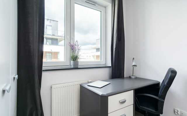 Bright and Sunny 4 Rooms Apartment