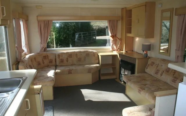 Lovely Bk Calypso Bluebird 6 Berth Holiday Caravan
