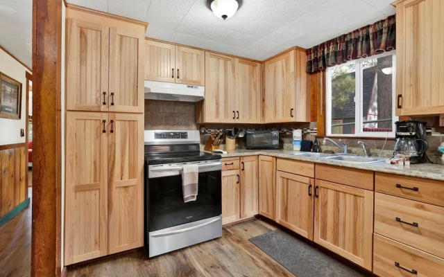 Green Squirrel Chateau #2484