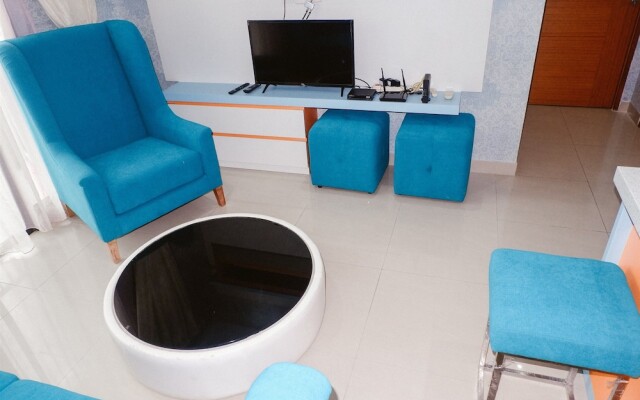 Elegant Hampton's Park Apartment near Pondok Indah Mall