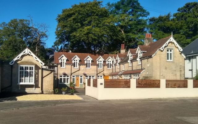 Newly Converted Historic Stables Near The Beach