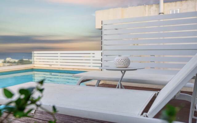 Pool Penthouse