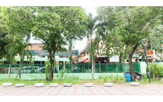 Wisma Tamu Surabaya by ZUZU