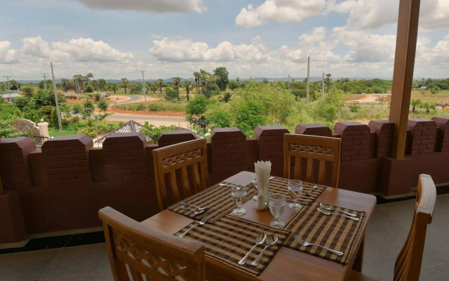 Bagan Emerald Hotel
