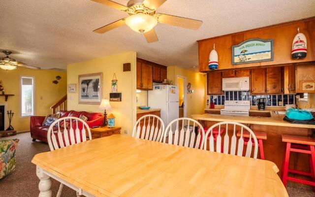 Beach Barn by Oak Island Accommodations