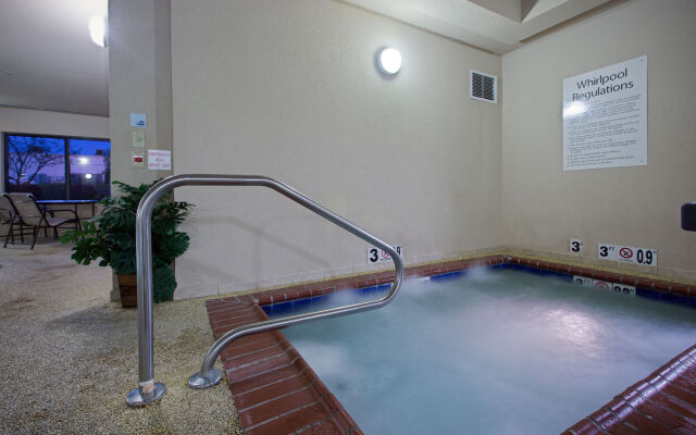 Holiday Inn Express Hotel & Suites Lewisburg, an IHG Hotel