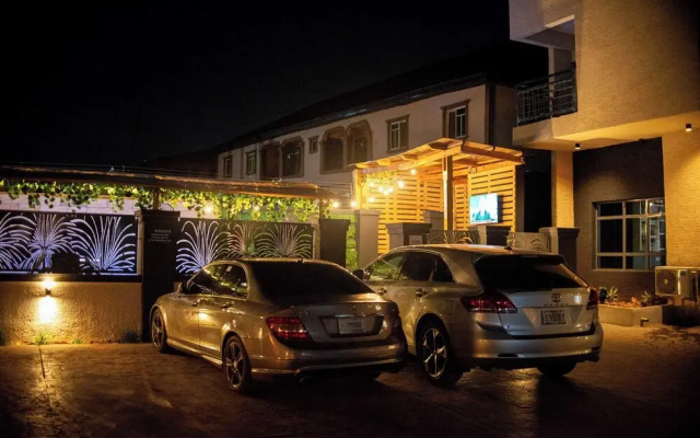 Tevom Hotel and Suites