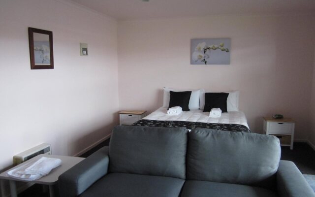 Kiwi Court Motel