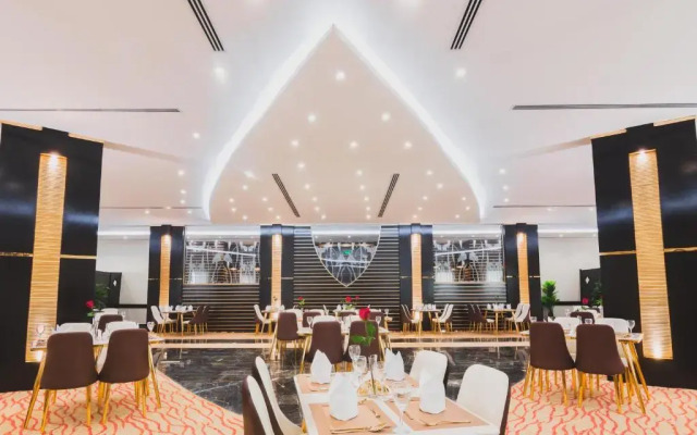 Golden Ship Hotel