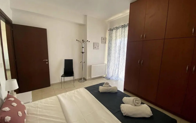 Impeccable Apt Sleeps 5 in Heraklion