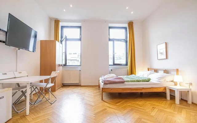 Cozy Room Near U6 Dresdner Subway Line