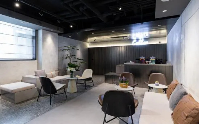 Beijing Zhongguancun Renmin University subway Station Light House Hotel