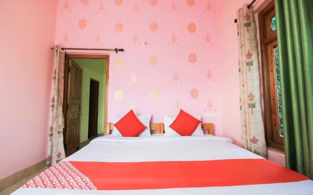 Hotel Urvashi Palace