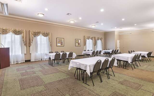 La Quinta Inn & Suites by Wyndham Waxahachie