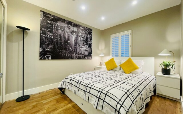 Modern Venice Condo By The Beach