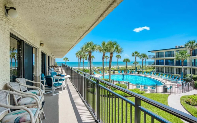 Crescent Beach Condos