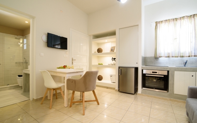 De_naxia Suites