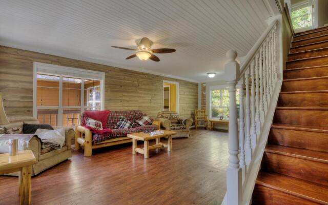 5Bedrooms*4KING BEDS*OUTSTANDING LOCATION*HotTub*