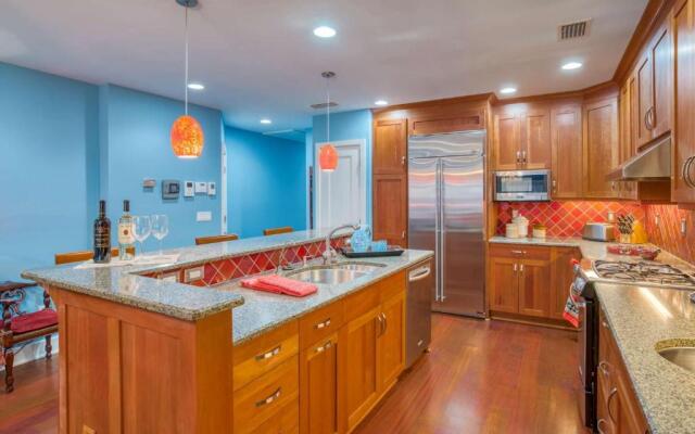 St. George Street Apartment