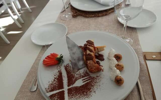 Hotel Alboran