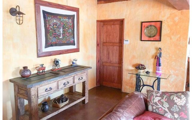 Beautiful Cabin Downtown Tapalpa Oven Mud Barbecue Grill 4 Room 12 ppl TV Wifi