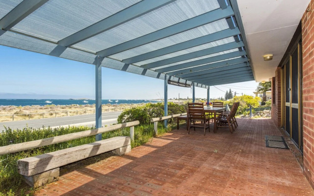 Summer Salt - Stunning View of the Bay