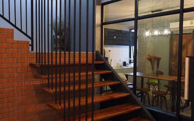 Luck Esan Loft - Hostel