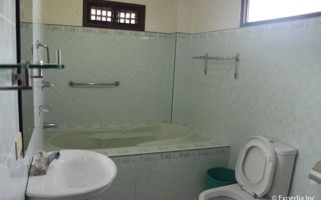 Grand Octagon Resort