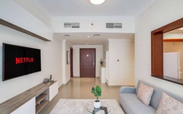 Spacious & Bright Apt In Marina, Sleep 6!