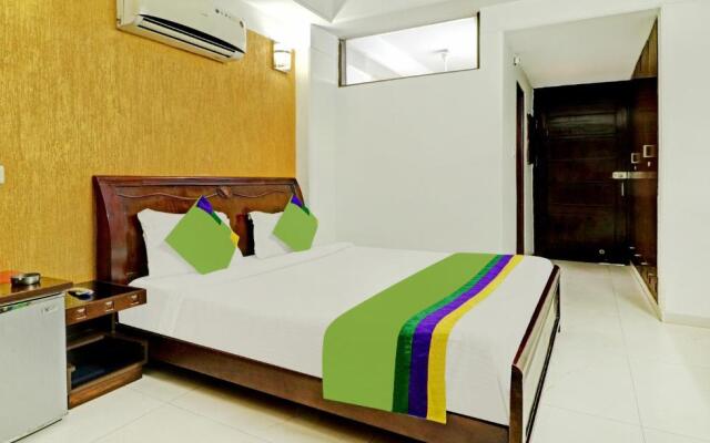 OYO 1496 Hotel Sky 5