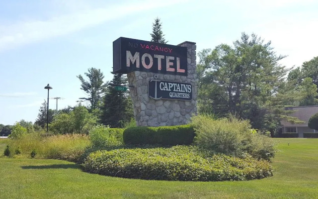 Captain's Quarters Motel