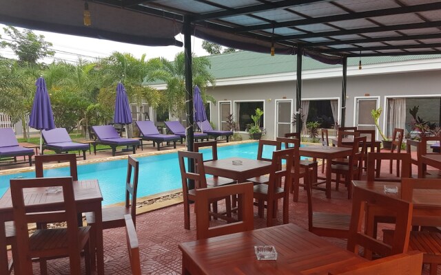 Pillar Hotel