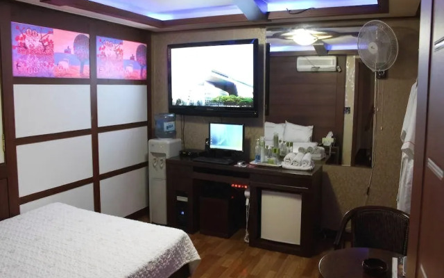 Picasso Motel Jongno