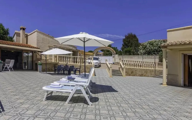 Charming Holiday Home in Calpe With Barbeque
