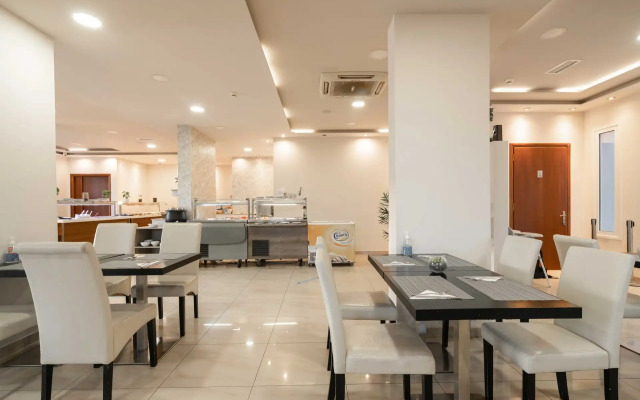 Karras Hotel