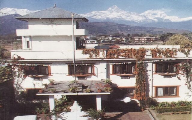 Dragon Hotel