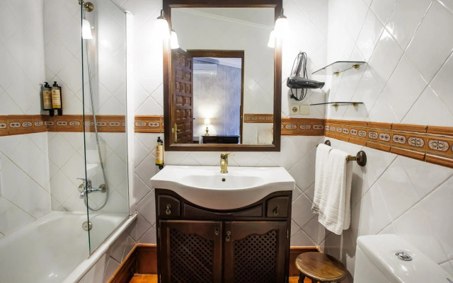 Hotel Conde Rodrigo II by eme hoteles