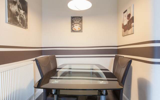 2 Bedroom Central Apartment