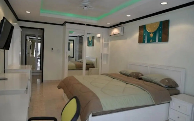 Jomtien Beach Fully Equipped Condominium 3rd Floor Apartment