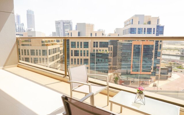 SuperHost - Lovely Condo With Balcony In the Heart of Downtown