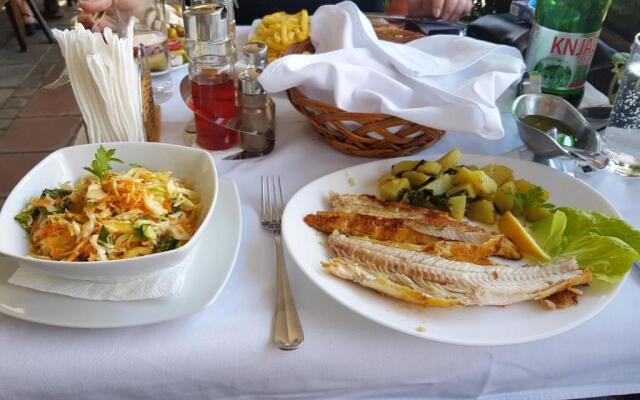 Apartments Zlatna Ribica