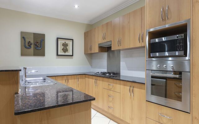 Piermonde Apartments - Cairns