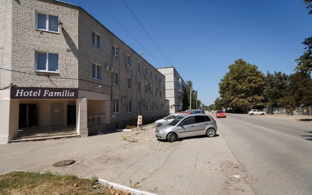 Отель «Фамилия»
