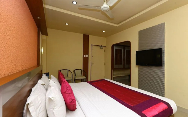 OYO 5319 Hotel Navaratna