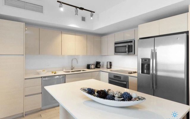 Infinite View Balcony Amazing Pool Near Beach