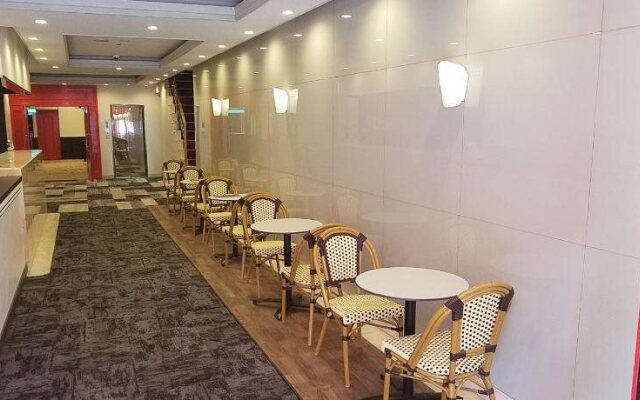 Hotel Neo Rouge